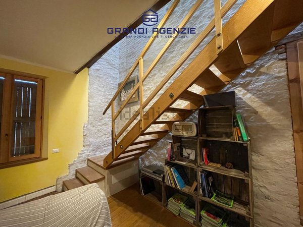 casa indipendente in vendita a Medesano in zona Miano
