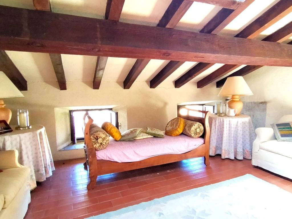 casa indipendente in vendita a Medesano