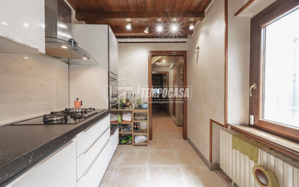 casa indipendente in vendita a Medesano in zona Felegara