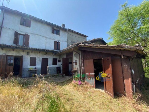 casa indipendente in vendita a Medesano in zona Varano dei Marchesi