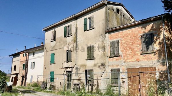 casa indipendente in vendita a Medesano