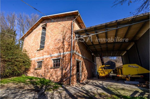 capannone in vendita a Medesano in zona Santa Lucia