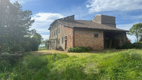 casa indipendente in vendita a Medesano in zona Sant'Andrea Bagni