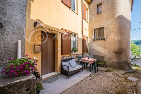 casa indipendente in vendita a Medesano in zona Sant'Andrea Bagni
