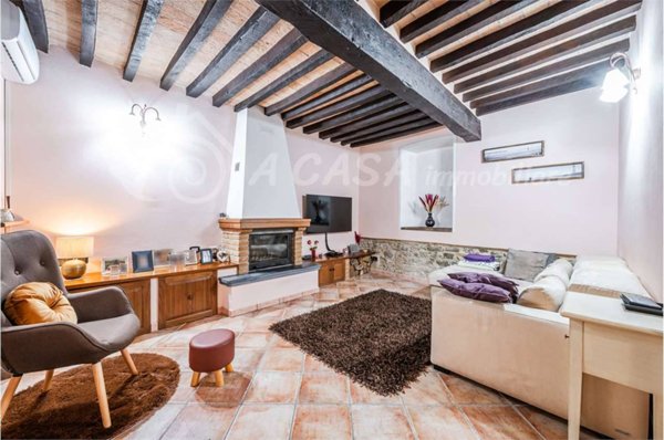 casa indipendente in vendita a Medesano