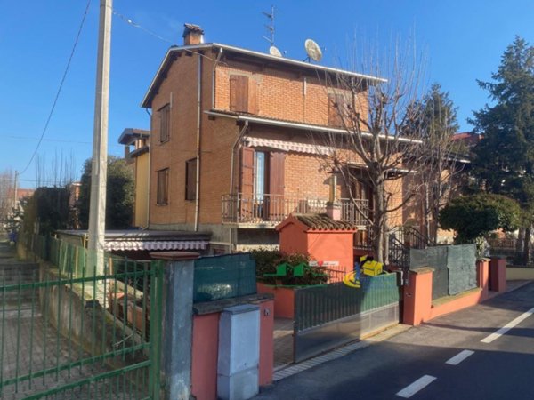 casa indipendente in vendita a Medesano