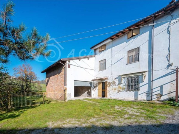 casa indipendente in vendita a Medesano