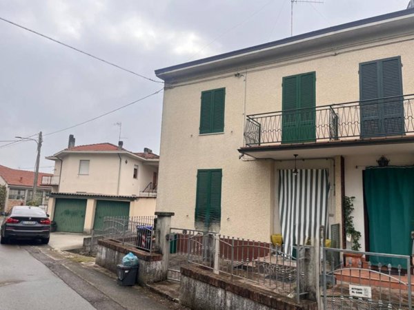 casa indipendente in vendita a Medesano in zona Felegara