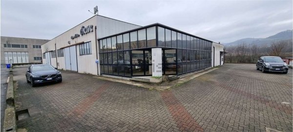 ufficio in vendita a Medesano in zona Felegara