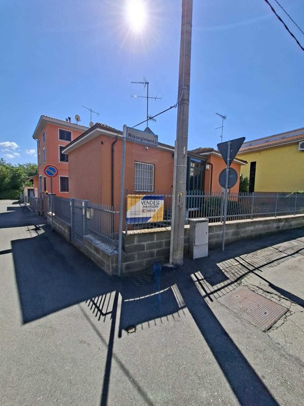 casa indipendente in vendita a Medesano in zona Felegara