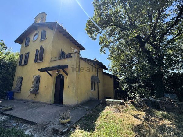 casa indipendente in vendita a Medesano in zona Sant'Andrea Bagni