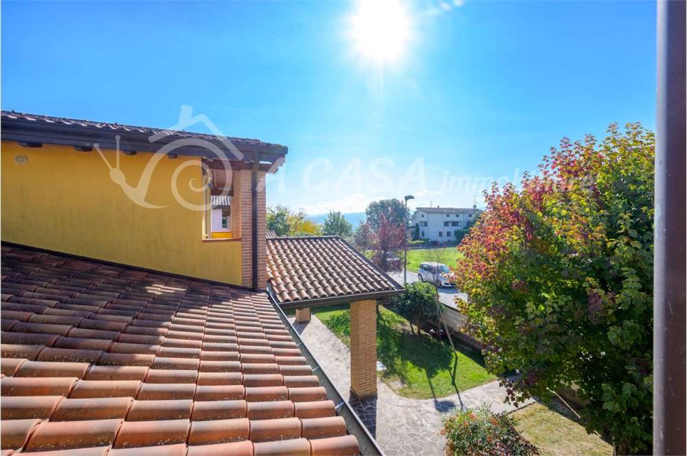 casa indipendente in vendita a Medesano
