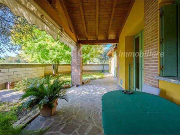 casa indipendente in vendita a Medesano