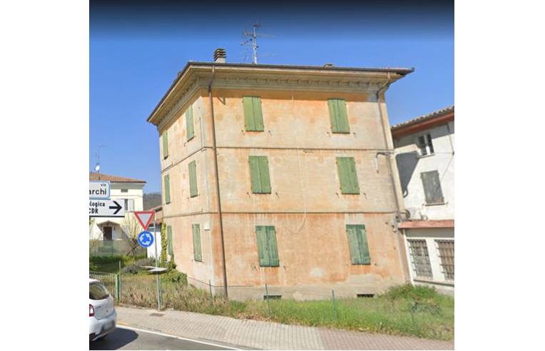 casa indipendente in vendita a Medesano in zona Felegara