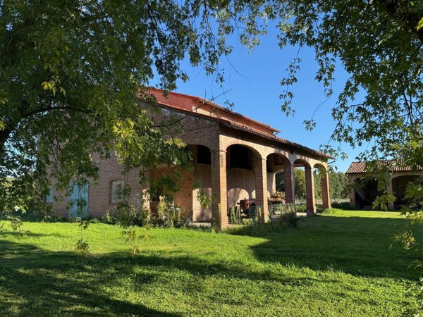 casale in vendita a Medesano