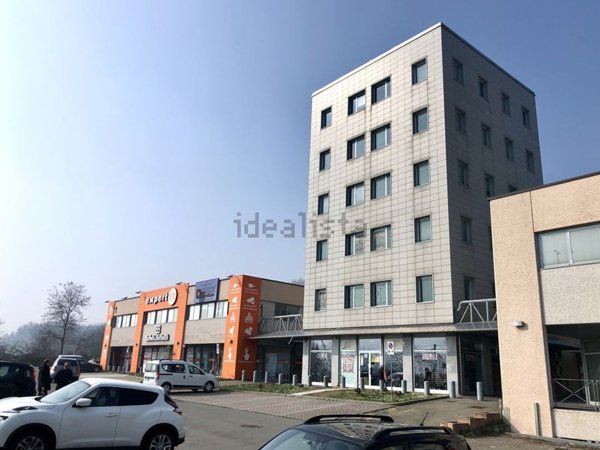 ufficio in vendita a Medesano