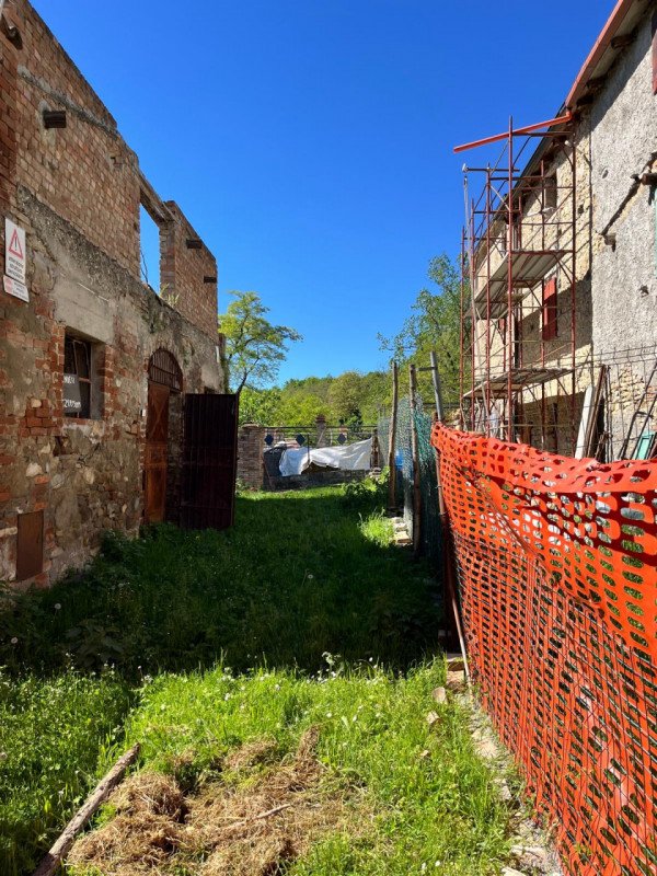 casa indipendente in vendita a Medesano