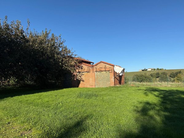 casa indipendente in vendita a Medesano