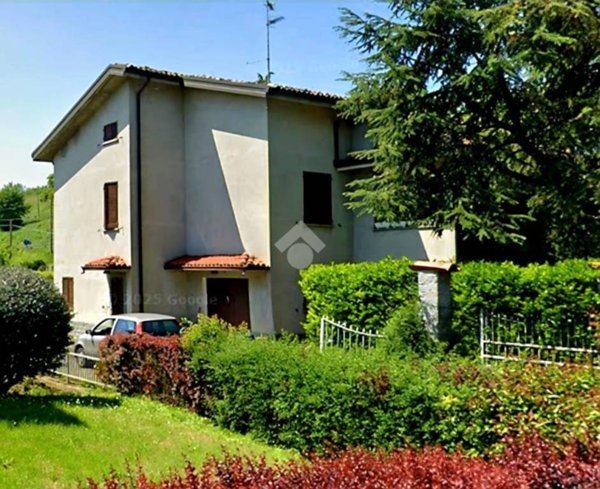 casa indipendente in vendita a Medesano