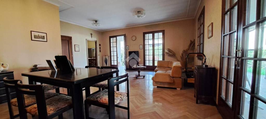 casa indipendente in vendita a Medesano