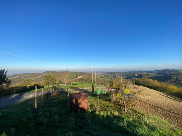 casa indipendente in vendita a Medesano in zona Varano dei Marchesi