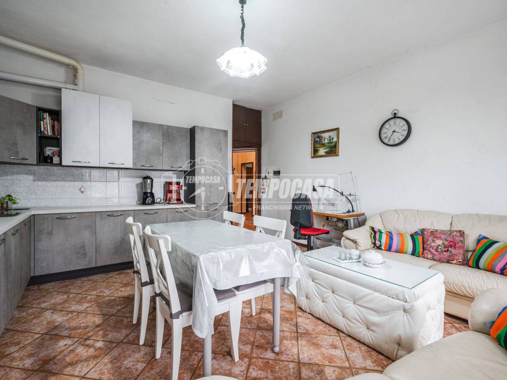 appartamento in vendita a Medesano in zona Felegara