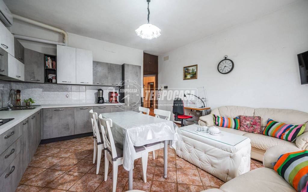 appartamento in vendita a Medesano in zona Felegara