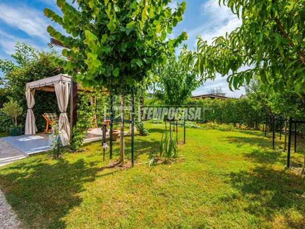 casa indipendente in vendita a Medesano