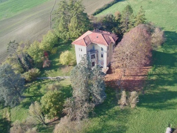 casa indipendente in vendita a Medesano in zona Sant'Andrea Bagni