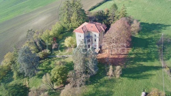 casa indipendente in vendita a Medesano in zona Sant'Andrea Bagni