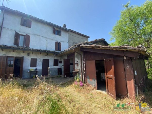 casa indipendente in vendita a Medesano in zona Varano dei Marchesi