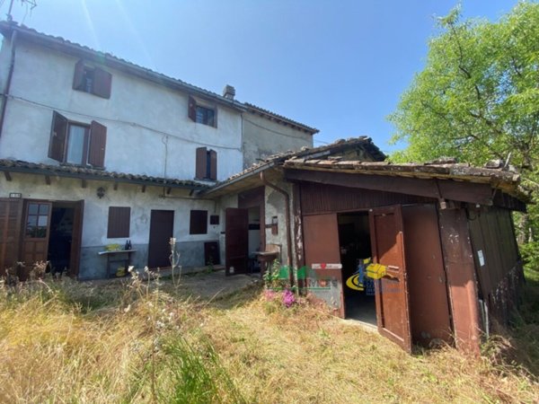casa indipendente in vendita a Medesano in zona Varano dei Marchesi