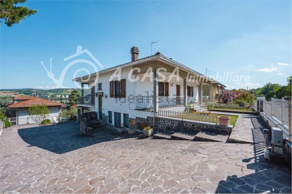 casa indipendente in vendita a Medesano in zona Ramiola