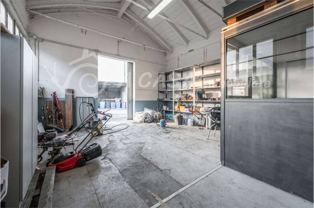 ufficio in vendita a Medesano