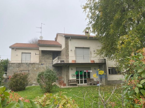 casa indipendente in vendita a Medesano