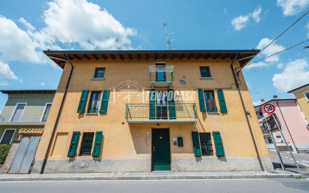 casa indipendente in vendita a Medesano in zona Felegara