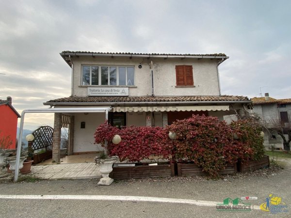 casa indipendente in vendita a Medesano