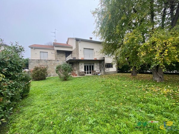 casa indipendente in vendita a Medesano