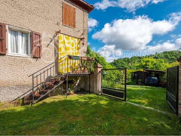 casa indipendente in vendita a Medesano