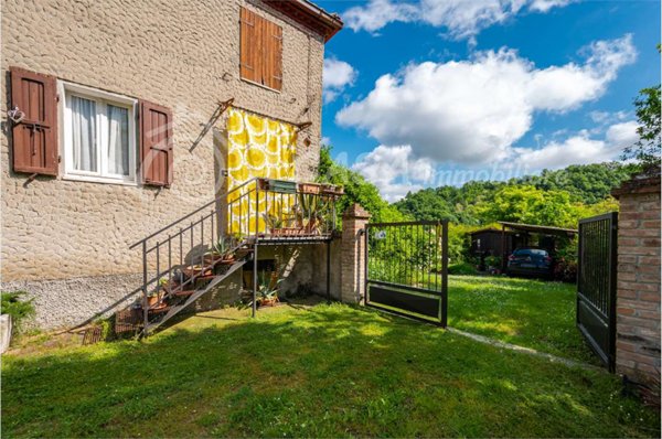 casa semindipendente in vendita a Medesano