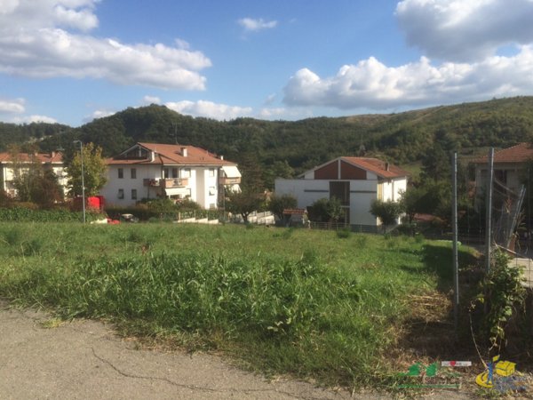 terreno edificabile in vendita a Medesano in zona Sant'Andrea Bagni