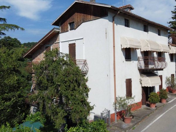 appartamento in vendita a Medesano in zona Ramiola