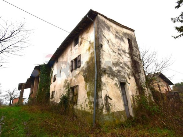 casa indipendente in vendita a Medesano
