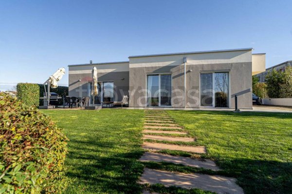 casa indipendente in vendita a Medesano