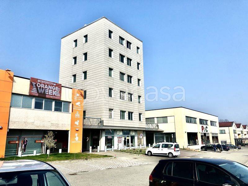 ufficio in vendita a Medesano