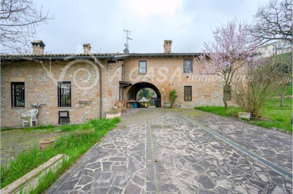 casa indipendente in vendita a Medesano