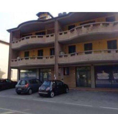 negozio in vendita a Medesano