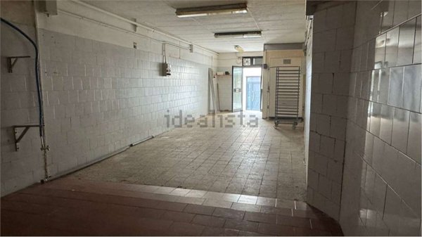 locale commerciale in vendita a Medesano