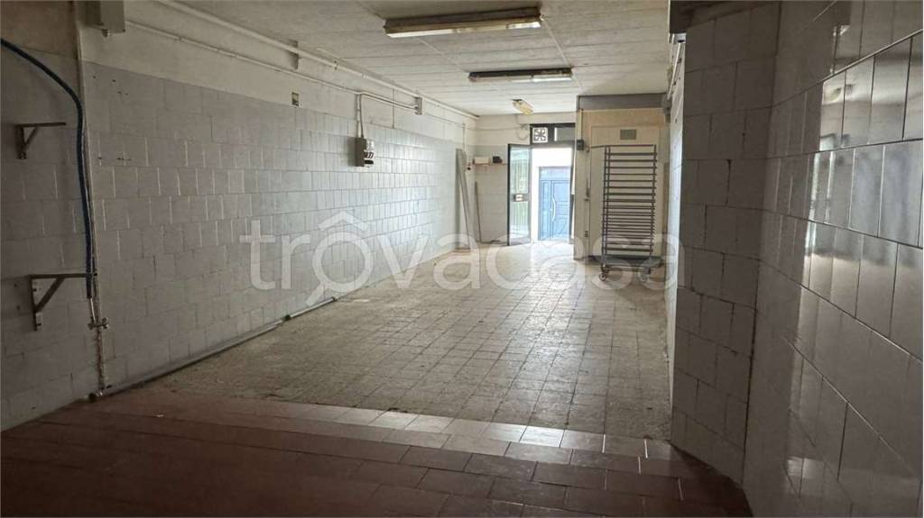 locale commerciale in vendita a Medesano