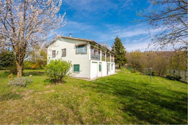 casa indipendente in vendita a Medesano